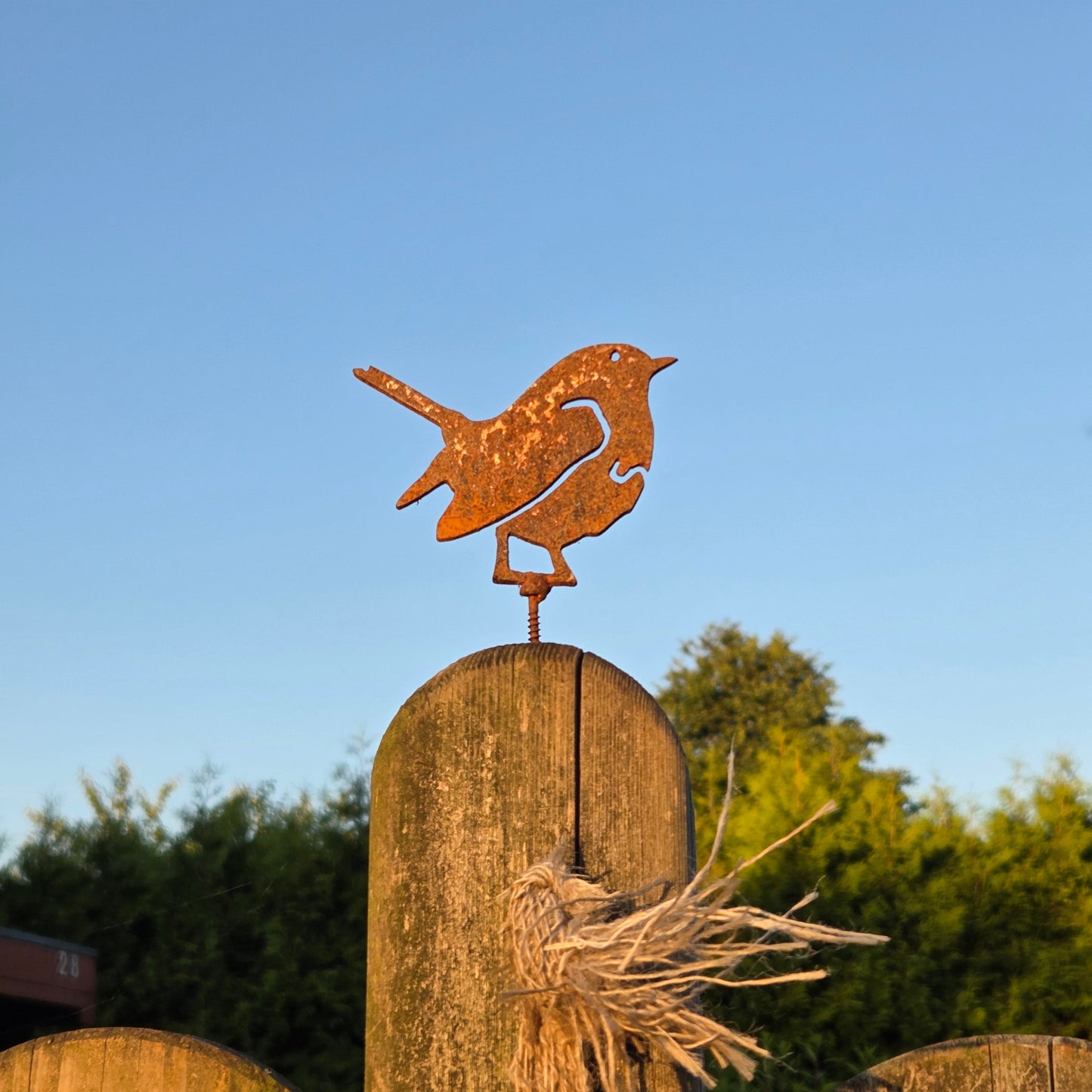 Vogel mit Schraube