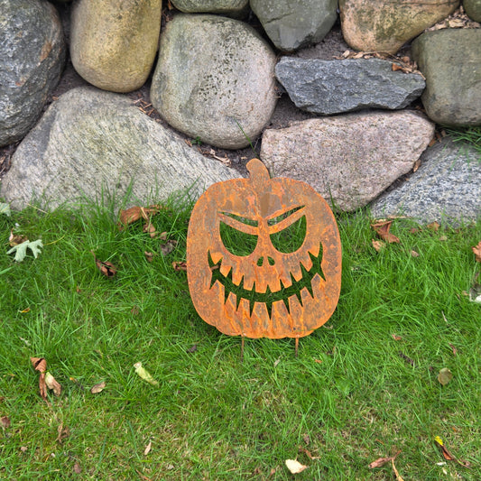 Halloween Kürbis mit frechem Grinsen