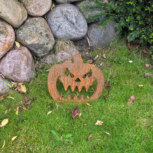 Halloween Kürbis mit grimmigem Grinsen