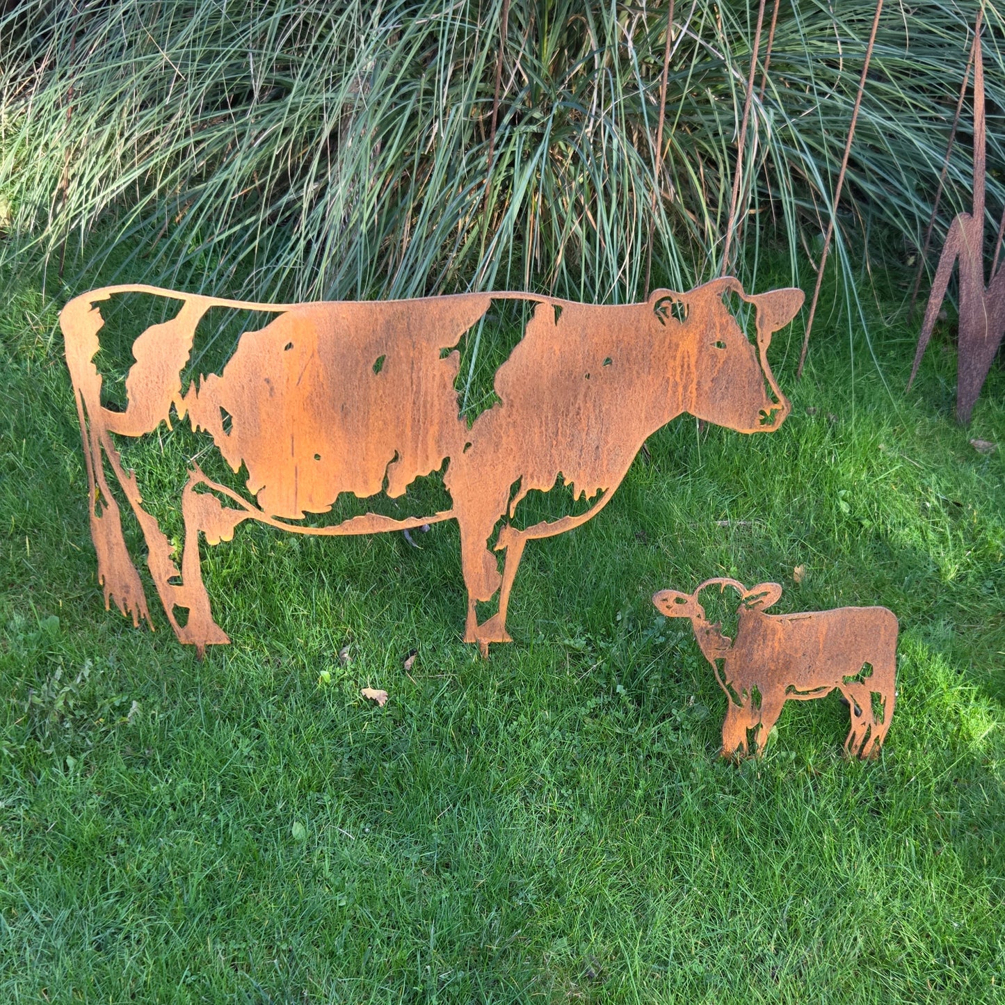 Edelrost-Gartenfiguren Kuh und Kalb