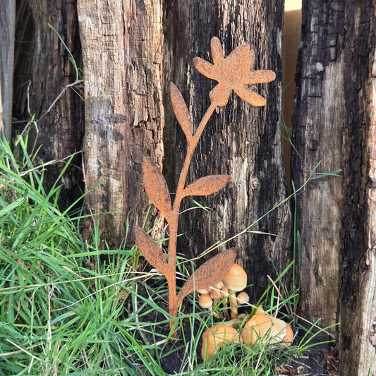 Edelrost Gartenstecker „Schlichte Blume“