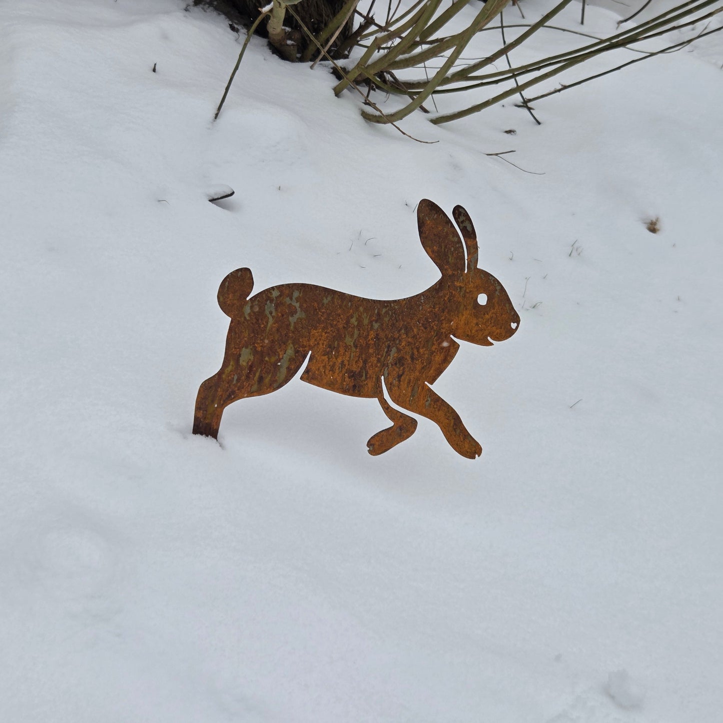 Edelrost Hase springend – Gartendeko aus Metall